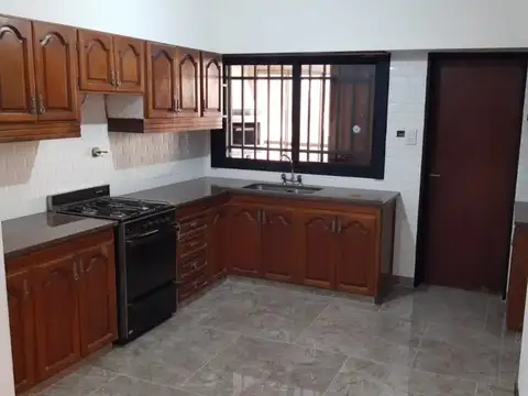 Casa en Venta con 4 cocheras