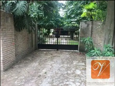 Casa 5 ambientes con 1 baño