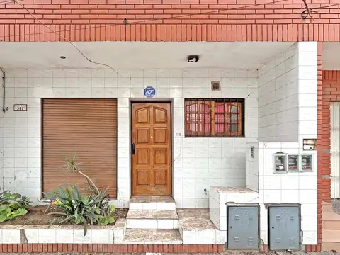Depto Tipo Casa en Alquiler en Morón, $ 790.000