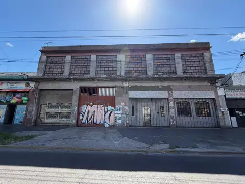 Galpon Industrial / Comercial Con salida a 2 Calles - 2867 m² Cubiertos - La Tablada