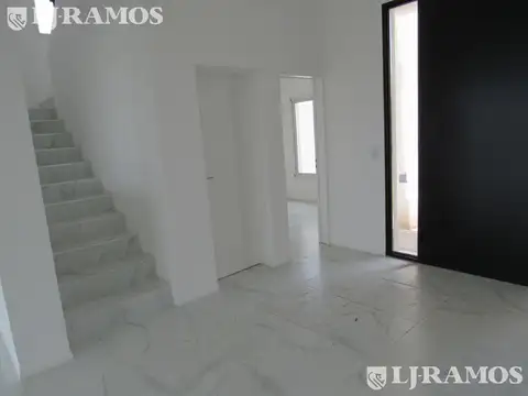 Casa en Alquiler al Este