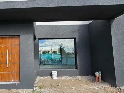 Casa en Venta en Pilar Del Este, USD 240.000