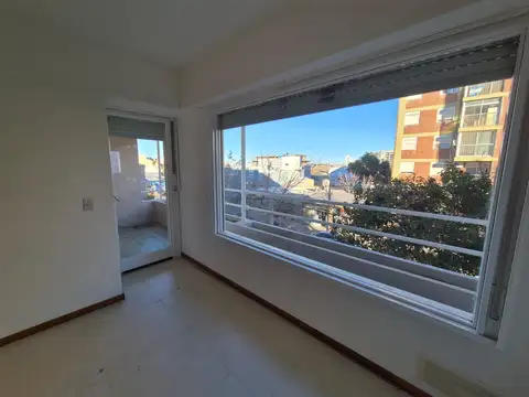 Alquiler depto 1 dorm c/ cochera y balcon, zona centro, Neuquen