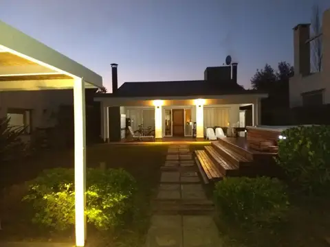 Imponente e Imperdible Casa en Country del golf.