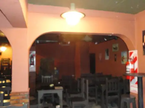 Local en Venta Via Púb.