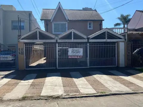 ALQUILER | DÚPLEX 3 AMBIENTES CON COCHERA Y PATIO EN ITUZAINGÓ
