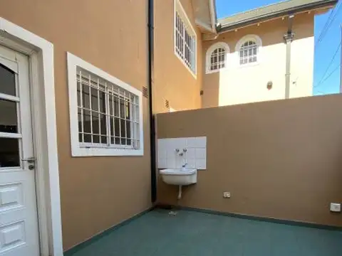 Depto Tipo Casa 3 ambientes con 2 baños
