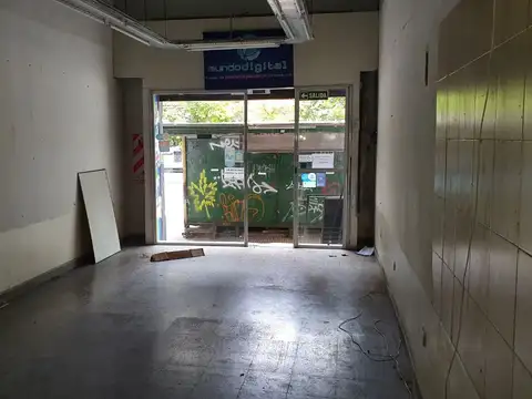 Local - Alquiler - Argentina, BARRACAS - MONTES DE OCA 1200