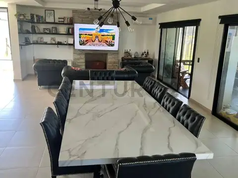 Casa en Alquiler en La Plata, USD 2.500