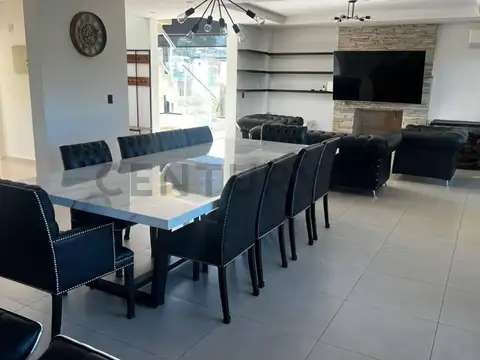 Casa en Alquiler de 5 dormitorios