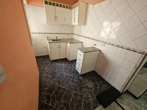 Depto Tipo Casa en Venta en Villa Luzuriaga, USD 90.000
