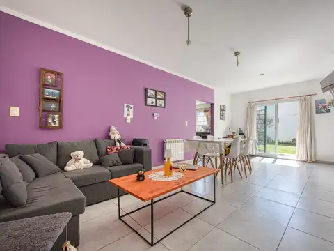 Depto Tipo Casa 4 ambientes con 3 baños