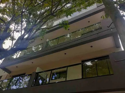 SEMIPISO UN DORMITORIO CON DOS BALCONES A ESTRENAR