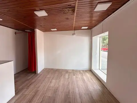 Local en Alquiler en Chacras de Coria, $ 450.000