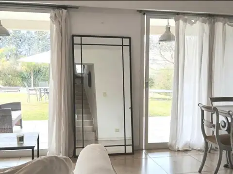 Casa 4 ambientes con 3 baños