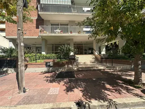 LADISLAO MARTINEZ  al 100