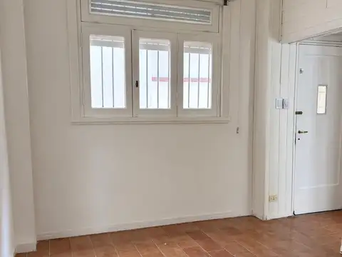Depto Tipo Casa en Venta en Vicente López Vías / Maipú, USD 130.000