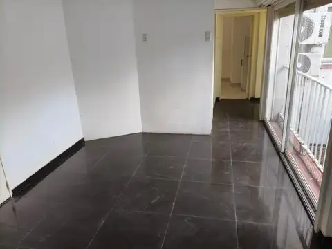 `3 AMBIENTES REMODELADO EN EXCELENTE ESTADO