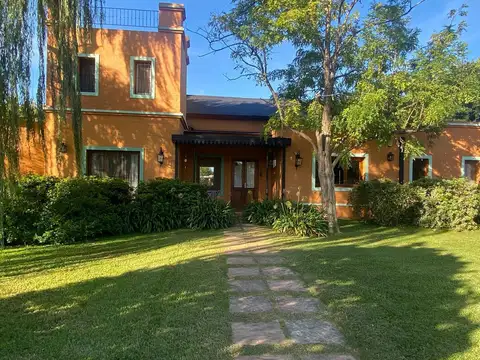 Casa a la venta en La Escondida | VCO Propiedades