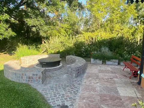 Casa 6 ambientes con 3 baños