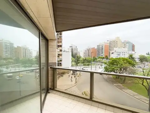 VENTA DEPTO EN HIPOLITO YRIGOYEN 400, NUEVA CORDOBA. FRENTE PLAZA ESPAÑA. 3D, 3B, 2 COCH.
