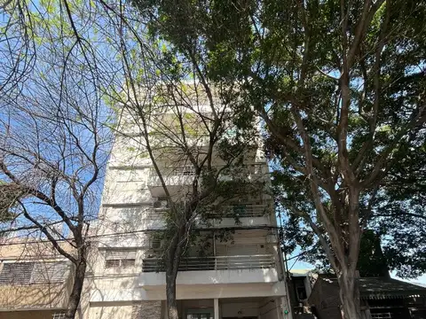 MONOAMBIENTE, ZONA FACULTADES, AMPLIO, VENTILACION CRUZADA, CON BALCON. Posibilidad de cochera (no incluido en el precio)