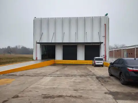 Alquiler Depósito 1895m2 en predio en Ruta 2