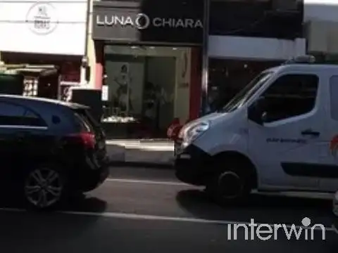 Av. Santa Fe al 2000