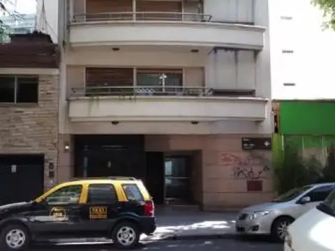 2 AMB. PISO FRENTE BALCON TERRAZA, MUY LUMINOSO, EL ALQUILER INCLUYE EXPENSAS, AYSA y AGIP. EXCELENTE UNIDAD Y ZONA.
