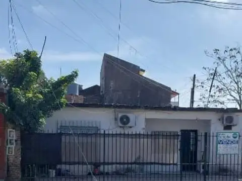 CASA EN VENTA EN GONZALEZ CATAN 