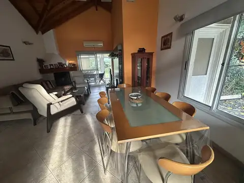 Casa en Alquiler de 3 dormitorios