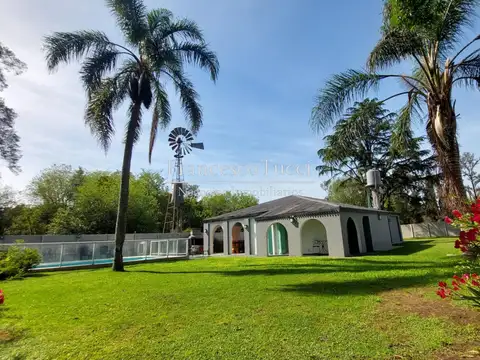 Casa en venta 4 ambientes estilo colonial con pileta La Reja Moreno