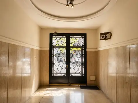3 AMBIENTES LUMINOSO- A REFACCIONAR - CONSTITUCIÓN