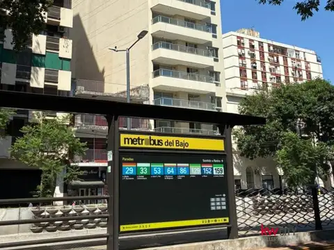 AV. ALMIRANTE BROWN al 700