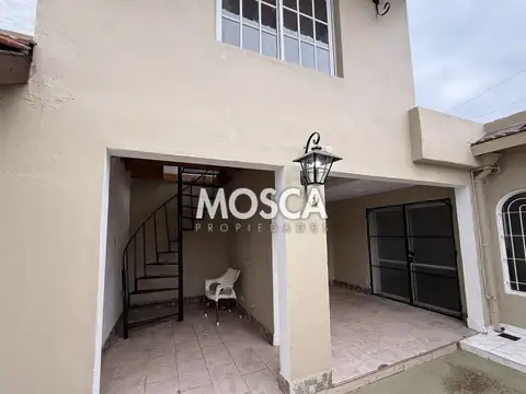 Casa 5 ambientes con 1 baño