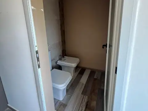 Casa 7 ambientes con 4 baños