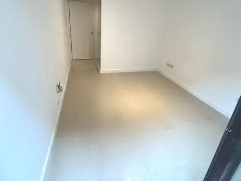 3 AMBIENTES 2 BAÑOS COMPLETOS. PATIO 8 X 4 CON PARRILLA