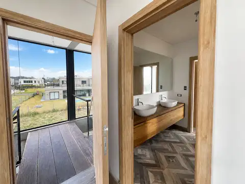 Casa a Estrenar con Piscina y Vista al Golf/ Haras Santa María- El Molino