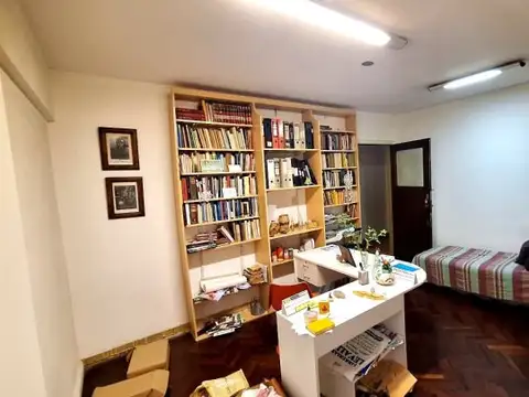 Paraná 200, Piso 1