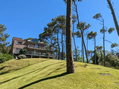 Casa 10 ambientes con 9 baños