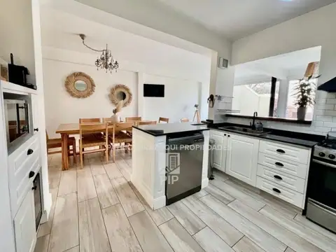 Casa 4 ambientes con 3 baños