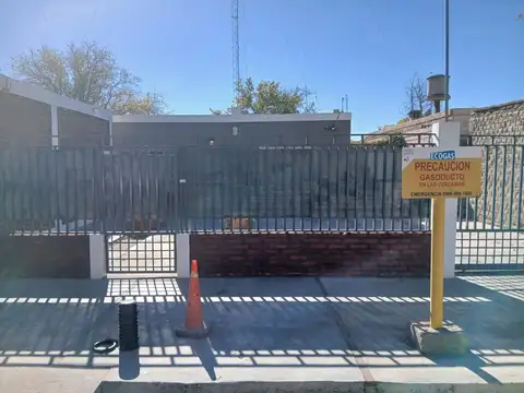 Casa 6 ambientes con 2 baños