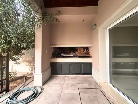 Casa en Alquiler al Oeste