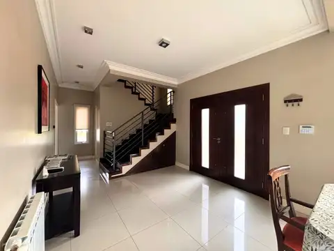 Casa en Alquiler de 5 dormitorios