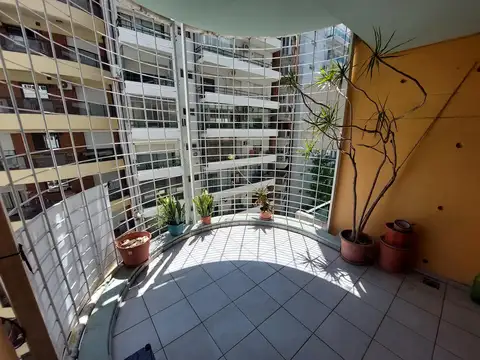 Departamento de 4 dormitorios en venta en el centro rio con balcón