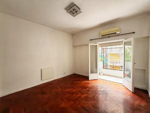 Venta 3 Amb. más escritorio en Balvanera.