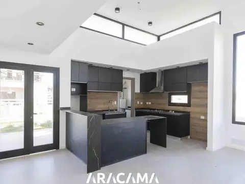 Casa en Venta en Canning Chico, USD 340.000
