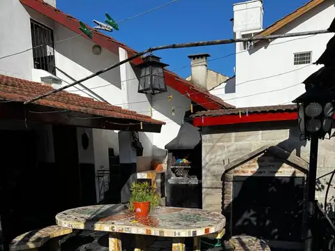 Depto Tipo Casa en Venta con 1 cocheras