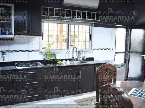 Casa 5 ambientes con 1 baño