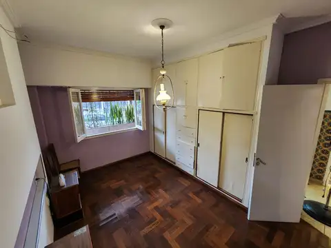 CASA MULTIFAMILIAR - RESIDENCIAL - MUY BUEN ESTADO - U$D 219.000 - APTA CREDITO BANCARIO -